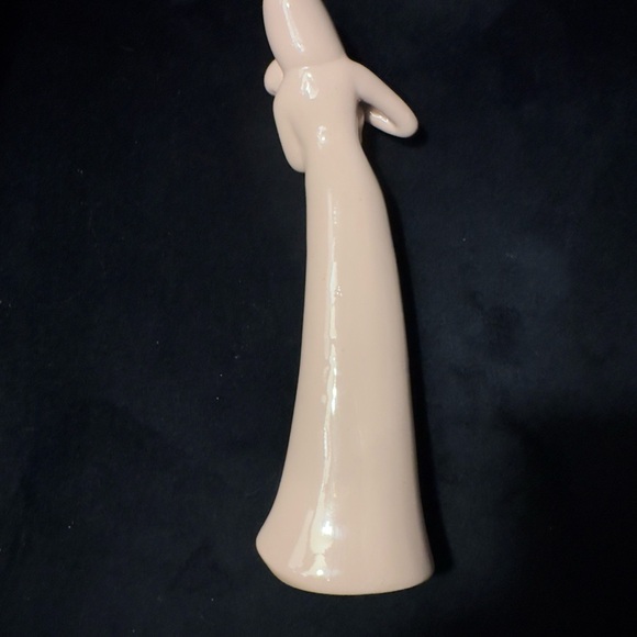 Mother's Love Endures Forever - Porcelain Figurine
1998 - Picture 4 of 6